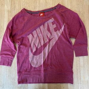Nike sweater Medium